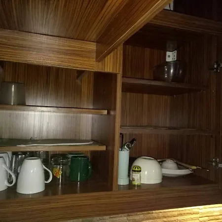 One Bedroom Studio Flat Near It Park